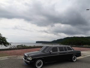 PLAYA-CALDERA-PUNTARENAS-COSTA-RICA.-MERCEDES-W123-LIMOUSINE-300D842160c2f4e299f5.jpg